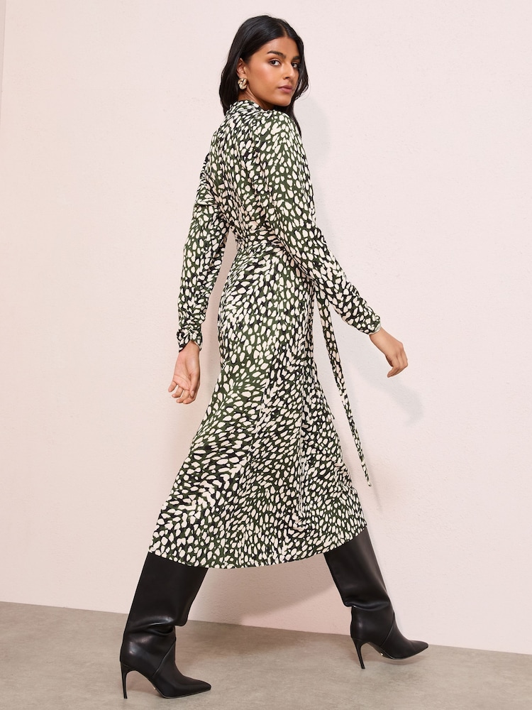 Friends Like These Green Crinkle Jersey Long Sleeve Midi Dress - Image 4 of 4 Friends Like These Green Crinkle Jersey Long Sleeve Midi Dress - Image 4 of 4