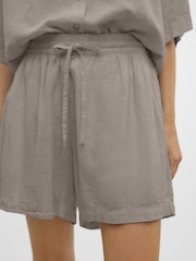 VERO MODA Natural Tie Waist Linen Mix Shorts - Image 4 of 5