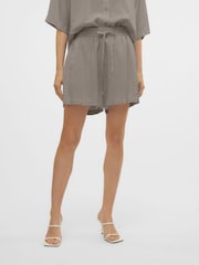 VERO MODA Natural Tie Waist Linen Mix Shorts - Image 5 of 5
