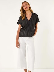 Negro - Roman Textured Collar V-Neck T-Shirt - Imagen 2 de 5