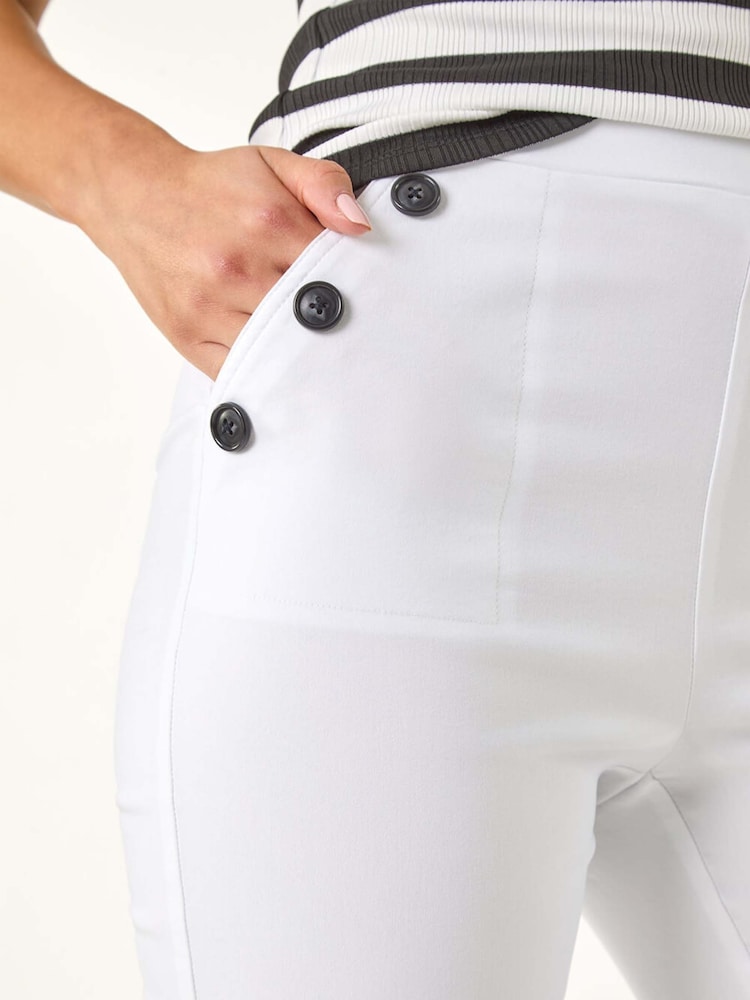 Blanco - Roman Elastic Waist Button Cropped Shorts - Imagen 5 de 5 Blanco - Roman Elastic Waist Button Cropped Shorts - Imagen 5 de 5