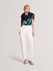 أسود - تيشرت ضيق مطبوع بأكمام قصيرة من تشكيلة Haiiley من Ted Baker - صورة 5 من 8