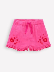 Pantalones cortos de algodón 100 % con volantes en el dobladillo y diseño de doble tela de Boden - Imagen 2 de 4