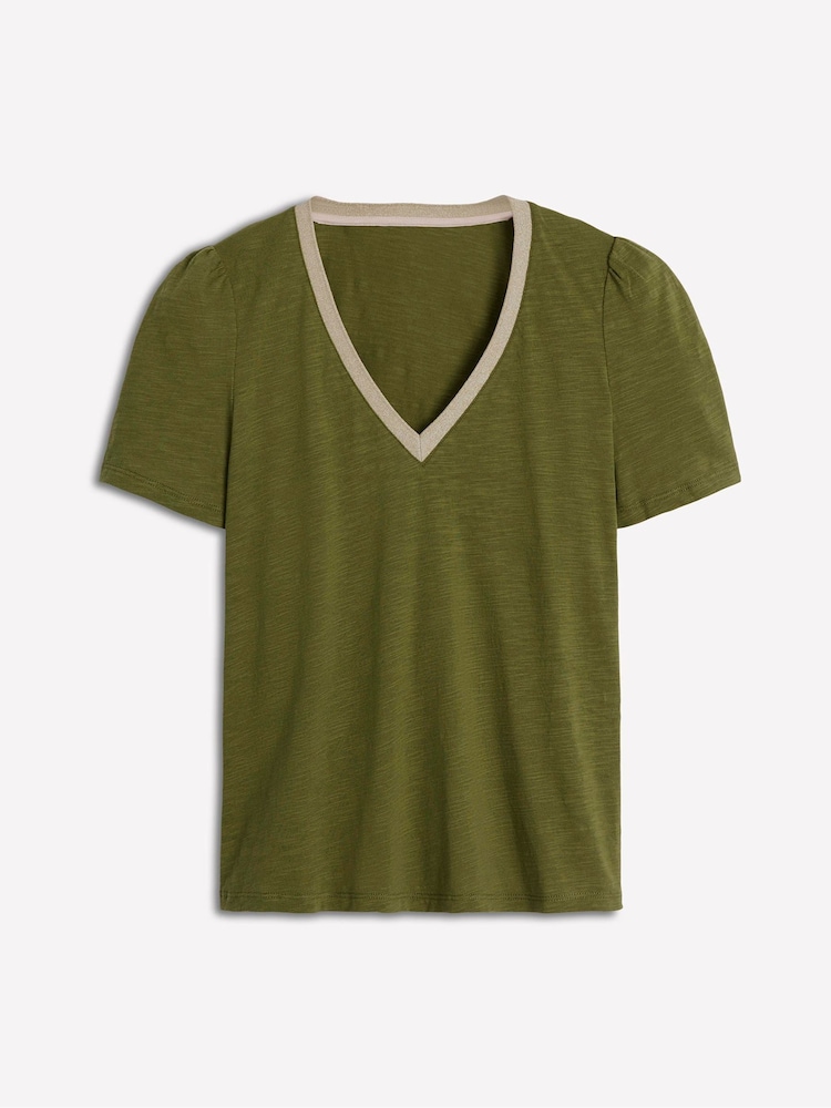 Verde - Boden Metallic Trim V-Neck T-Shirt - Imagen 5 de 5