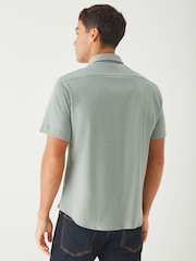 Verde - BOSS Regular Fit Motion Short Sleeve Shirt - Imagen 2 de 5