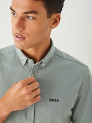 Verde - BOSS Regular Fit Motion Short Sleeve Shirt - Imagen 4 de 5