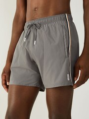 Grau - BOSS – Iconic – Badeshorts mit ikonischem Seitenstreifen - Bild 1 von 4