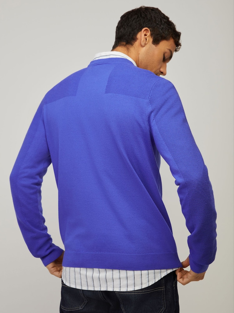 أزرق - كنزة بشعار بتفصيل بارز الملمس تشكيلة Momentum من BOSS - صورة 2 من 5 أزرق - كنزة بشعار بتفصيل بارز الملمس تشكيلة Momentum من BOSS - صورة 2 من 5