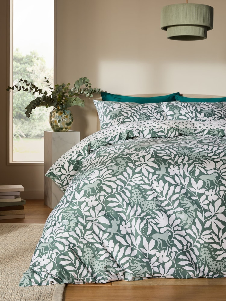 Green Duvet Cover and Pillowcase Set - Image 1 of 4 Green Duvet Cover and Pillowcase Set - Image 1 of 4