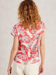 Coral - Camiseta de algodón 100  con muesca en el cuello Nelly de White Stuff - Imagen 2 de 6