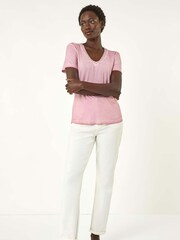 Rosa - Roman Bead Trim Detail V-Neck T-Shirt - Imagem 2 de 5