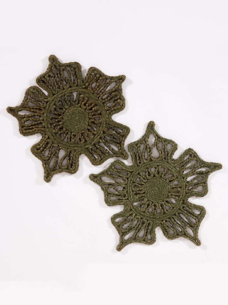 Esselle Set of 2 Green Severn Jute Star 36x36cm Placemats - Image 1 of 5