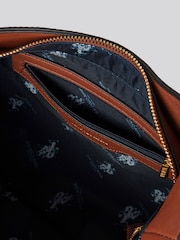 U.S. Polo Assn. Bolsa Hobo Earth Feminina - Imagem 6 de 8
