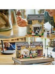 LEGO Harry Potter Privet Drive Aunt Marges Visit Set 76451 - Image 6 of 7