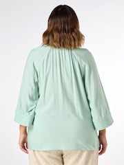 Blusa de manga curta em cambraia Live Unlimited - Imagem 2 de 4