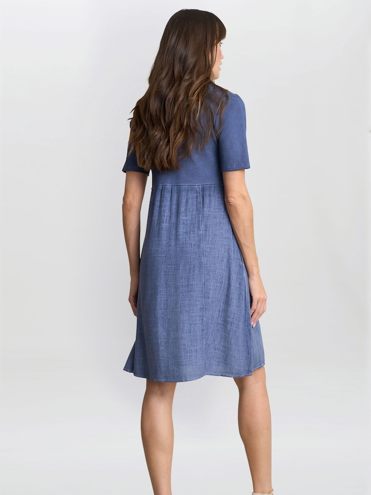 Gina Bacconi Blue Aaliyah Chambray Demin and Jersey Dress - Image 2 of 7