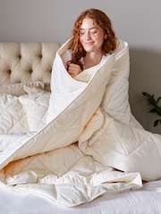 Woolroom Cream Deluxe Washable Light Wool Duvet - Image 3 of 4