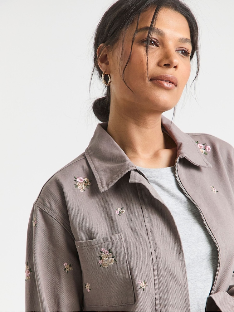 Veste-chemise utilitaire brodée à fleurs Simply Be - Image 3 of 4