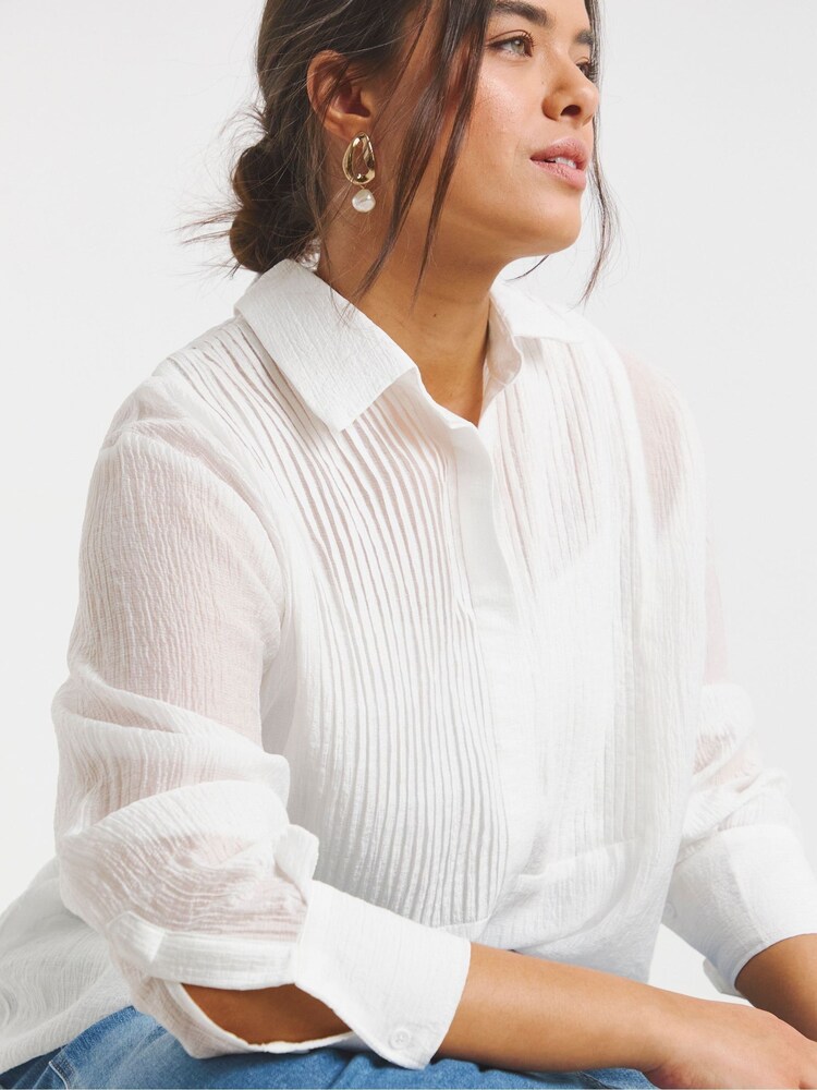 Simply Be White Oversized Pintuck Tuxedo Shirt - Image 4 of 4 Simply Be White Oversized Pintuck Tuxedo Shirt - Image 4 of 4