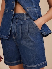 Mint Velvet Denim Pleated Shorts - Imagen 3 de 8
