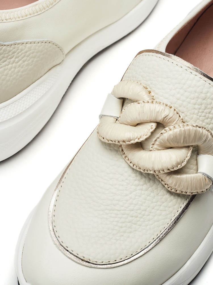 Blanco - Moda in Pelle Basil Sporty Sole Chain Shoes - Imagen 4 de 4