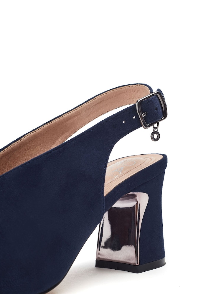 Moda in Pelle Love High Vamp Comfort Sandals with Swoosh Heels - Image 4 of 4