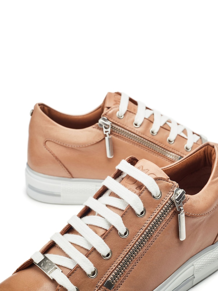 Moda in Pelle BRAMLEIGH HIDDEN WEDGE LEATHER TRAINER WITH SIDE ZIP DETAIL - Image 4 of 4