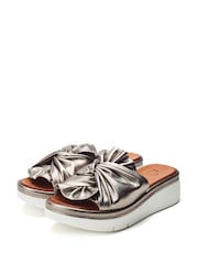 Moda in Pelle Ollin Twist Upper Sporty Low Wedge Leather Sliders - Image 2 of 4