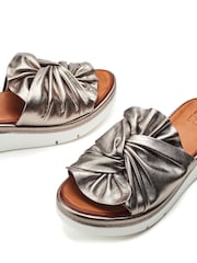 Moda in Pelle Ollin Twist Upper Sporty Low Wedge Leather Sliders - Image 4 of 4