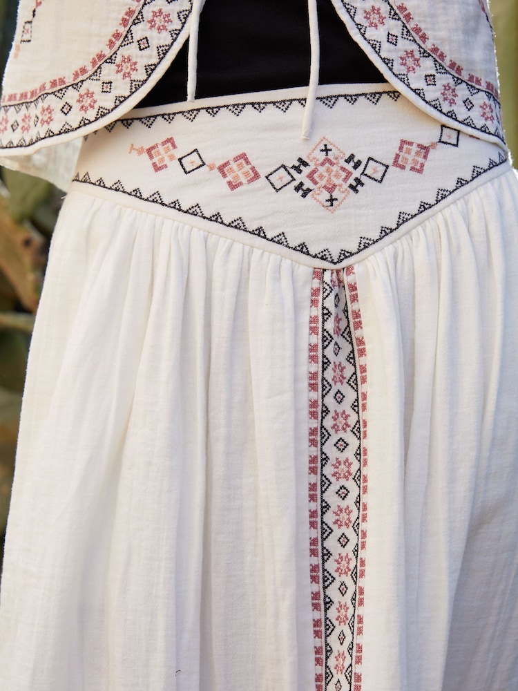 Threadbare Cream 100% Cotton Embroidered Pull On Midi Skirt - Image 4 of 4