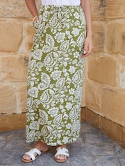 Threadbare Green Leopard Print Lightweight Jersey 100% Cotton Midi Skirt with Pockets - Image 2 of 4