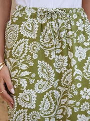 Threadbare Green Leopard Print Lightweight Jersey 100% Cotton Midi Skirt with Pockets - Image 4 of 4