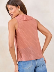 Lipsy Sleeveless Ruffle Dobby Blouse - Imagen 4 de 4