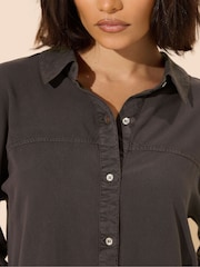 Camisa de manga larga de viscosa de PixieGirl Petite - Imagen 4 de 5