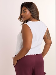 Yours Curve Red Beaded Frill Shorts - Image 3 of 5