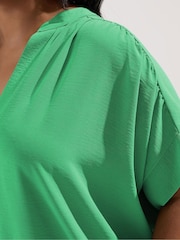 Yours Curve Green V-Neck Co-Ord Top - Image 4 of 5