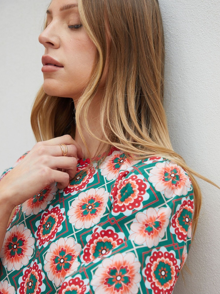 Another Sunday Green Floral Poplin Short Puff Sleeve Tiered Smock 100% Cotton Midi Dress - Image 2 of 6