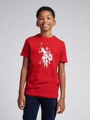 أحمر - تيشرت بطبعة جرافيك بشعار خيال مزدوج من U.S. Polo Assn - صورة 4 من 7