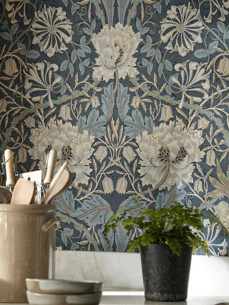 Morris & Co Honeysuckle Tulip Woad Thyme Honeysuckle  Tulip Morris  Friends 10M Wallpaper - Image 3 of 3
