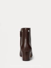 Castanho - Lauren Ralph Lauren Textured Leather Heeled Ankle Boots - Imagem 3 de 4