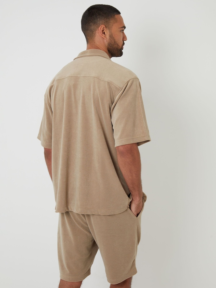 Natural - Camisa Threadbare de manga curta com gola reverência em turco surrado - Imagem 2 de 5