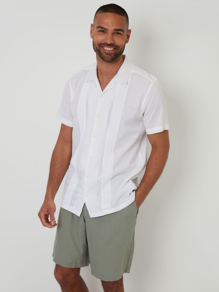 Белый - Threadbare Pleat Detail Linen Blend Short Sleeve Shirt - Изображение 1 из 4