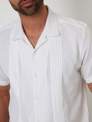 Белый - Threadbare Pleat Detail Linen Blend Short Sleeve Shirt - Изображение 4 из 4