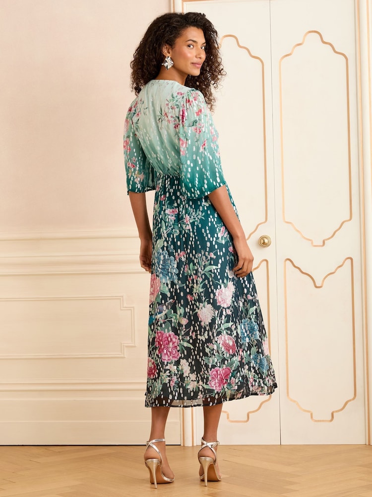 Light Blue Blue Floral Pleated Midi Dress V&A I Love Roses Green Printed V-Neck Short Sleeve Midi Dress Laura Ashley Light Blue Blue Floral Pleated Midi Dress V&A I Love Roses Green Printed V-Neck Short Sleeve Midi Dress Laura Ashley