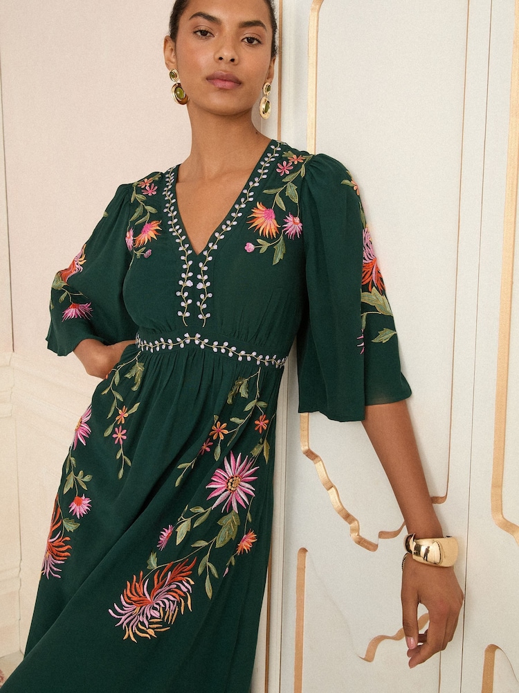 Love & Roses Green Floral Print Embroidered V-Neck Angel Sleeve Midi Dress - Image 4 of 4