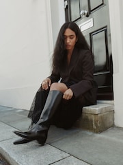 Black Crinkle Texture - Forever Comfort® Chisel Toe Knee Alto Boots - Imagen 6 de 11