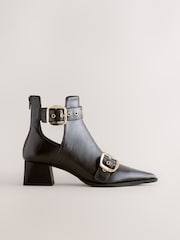 بني - Forever Comfort® Cut Out Buckle Detail Ankle Boots - صورة 1 من 5
