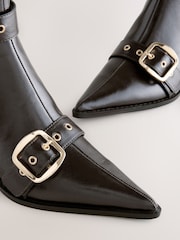 بني - Forever Comfort® Cut Out Buckle Detail Ankle Boots - صورة 3 من 5