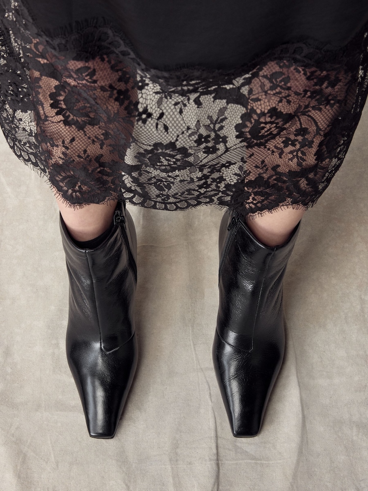 Black Textured N. Premium Chisel Toe Curved Heel Ankle Boots - Image 11 of 11