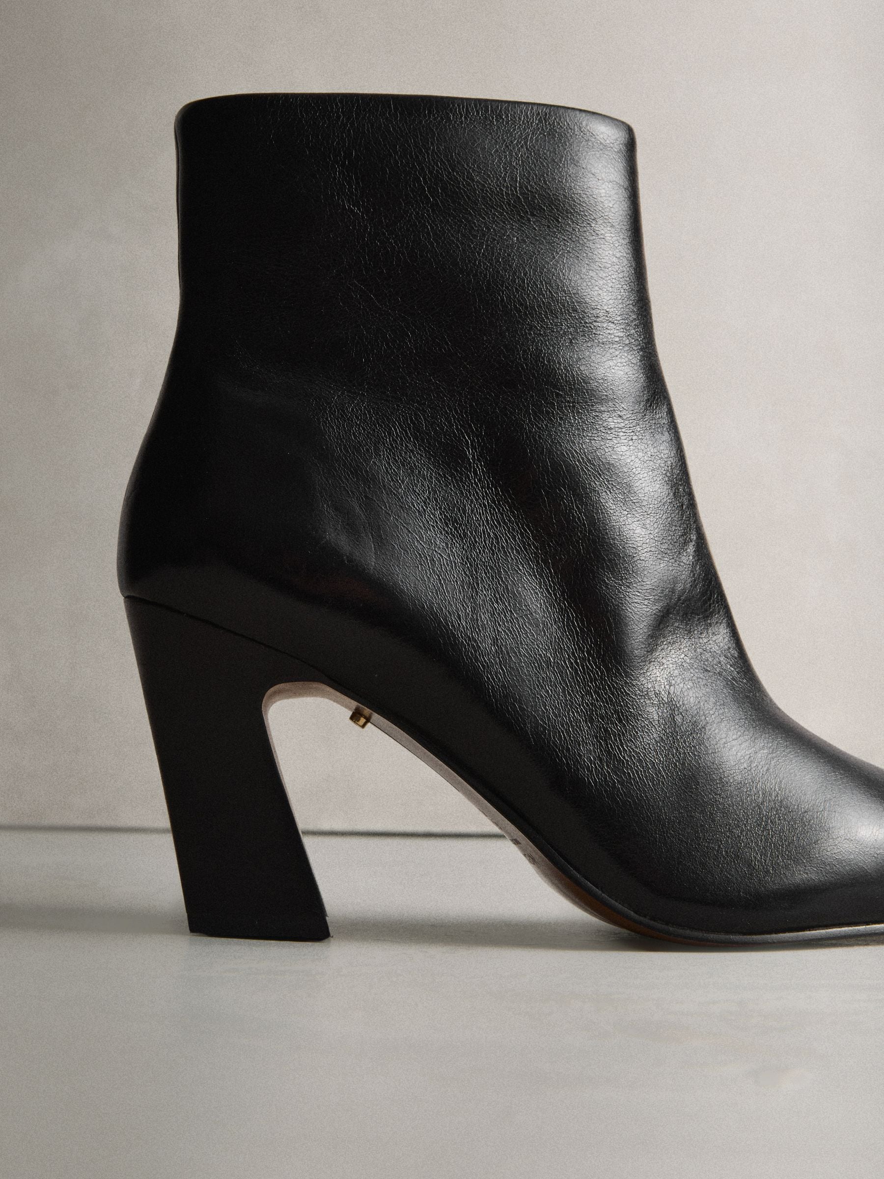 Buy Black Textured N. Premium Chisel Toe Curved Heel Ankle Boots